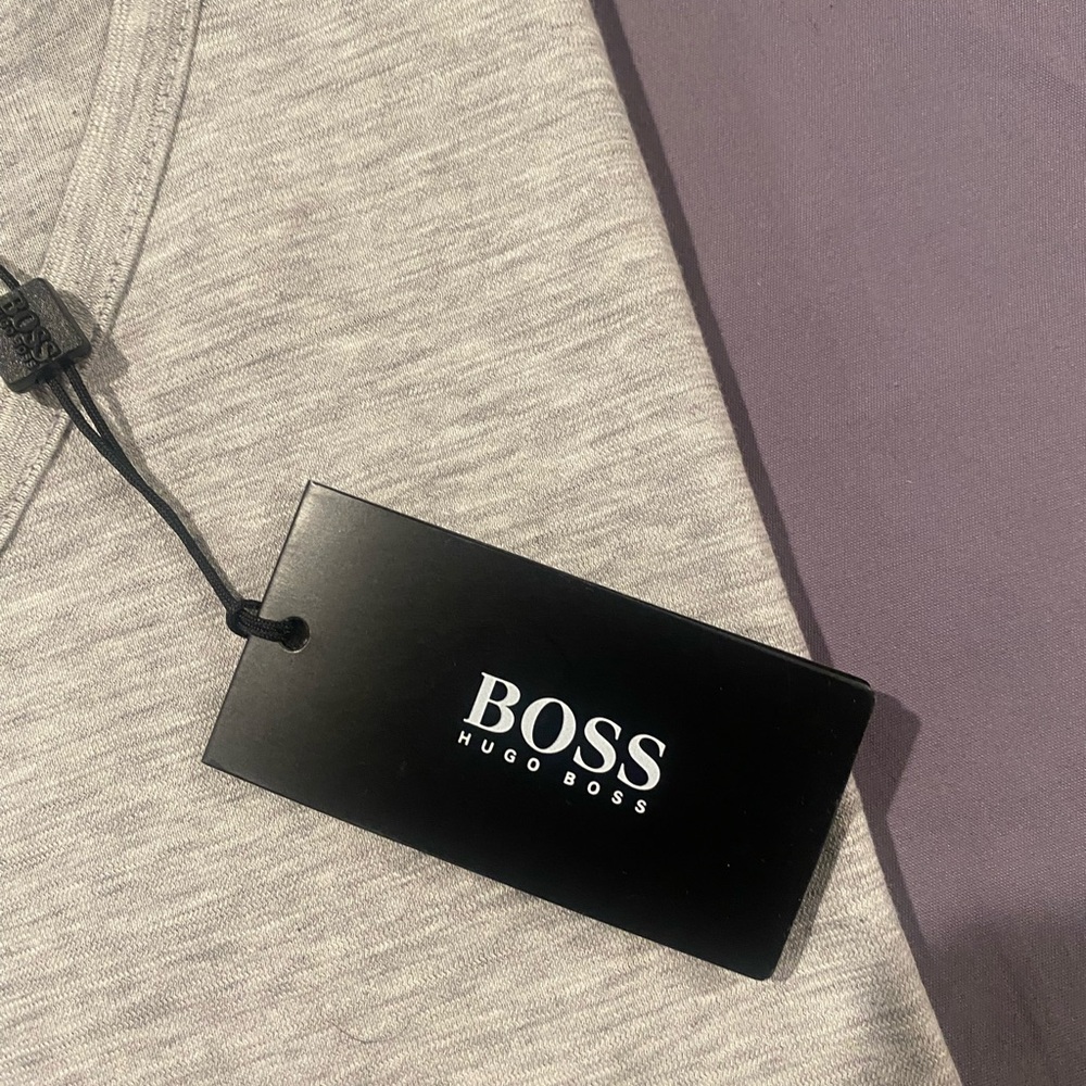 BOSS Men's V-neck Gray T-shirt - Picture 3 of 6